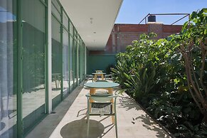 Casa Orbit AC Pool Jacuzzi Central Location
