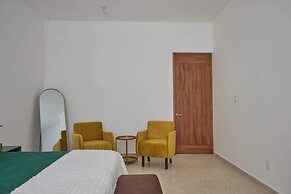Casa Orbit AC Pool Jacuzzi Central Location