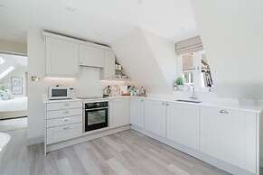 April Lodge in Sunningdale