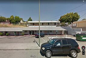 Commodore motel
