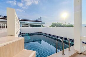 Prime Location  Pool View BBQ V274