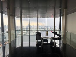 Circle Living Skyline Residence