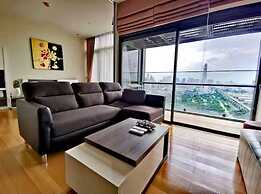 Circle Living Skyline Residence