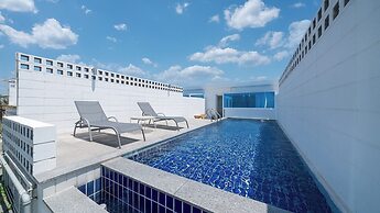 Uni’s Ocean Pool Villa