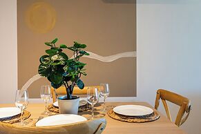 Calina - 3-BR Apt & Pool in Mackenzie