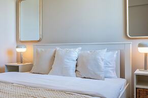 Calina - 3-BR Apt & Pool in Mackenzie