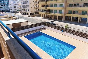 Calina - 3-BR Apt & Pool in Mackenzie