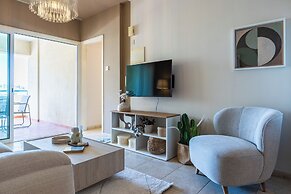 Calina - 3-BR Apt & Pool in Mackenzie