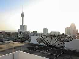 DWIJA HOTEL & SUITE