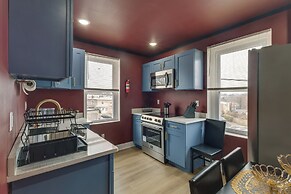 Colorful, Convenient Apt 7 Mi to Lincoln Financial
