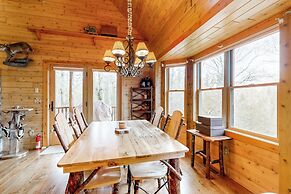 Dog-friendly 2BR Cabin w/ Pellet Stove, W & D