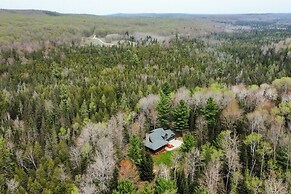 Dog-friendly 2BR Cabin w/ Pellet Stove, W & D