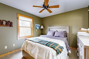 Dog-friendly 2BR Cabin w/ Pellet Stove, W & D