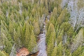 Dog-friendly 2BR Cabin w/ Pellet Stove, W & D