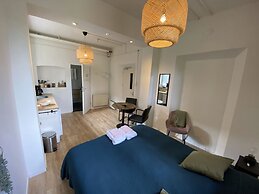 Modern Studio 3 in Historic Abbey