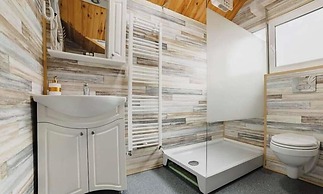 Noua Oasis BNB with parking