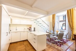 Rental in Rome Borghese Apartment