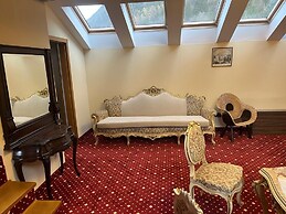 Classic Inn By Radacini