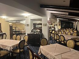 Classic Inn By Radacini