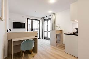 Square Rooms by Charming