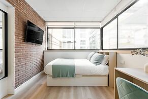 Square Rooms by Charming