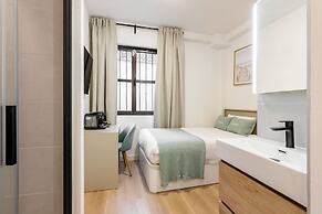 Square Rooms by Charming