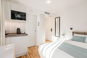 Square Rooms by Charming
