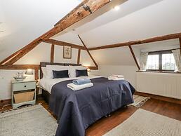 Magpie Cottage