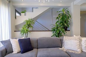 Elea Feel Like Home