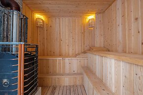 Get Royal Suits Spa
