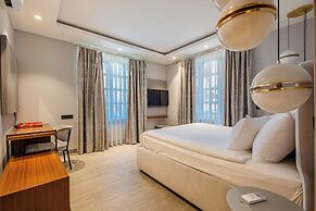 Get Royal Suits Spa