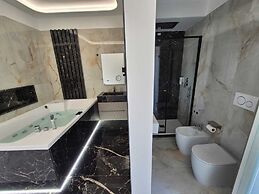 Arco Boutique Rooms