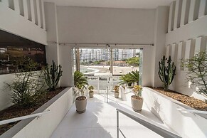 Apto Pet Friendly Beira Mar com Vista e Garagem