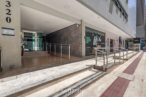 Apt w/ Gourmet Balcony 450m From Beach Reb0802