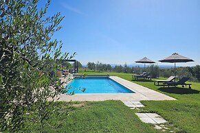 Apartment With Swimming Pool in Tuscany