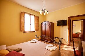 Apartment With Swimming Pool in Tuscany