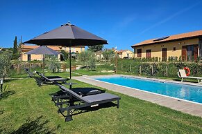 Apartment With Swimming Pool in Tuscany