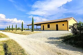 Apartment With Swimming Pool in Tuscany