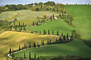 Apartment With Swimming Pool in Tuscany
