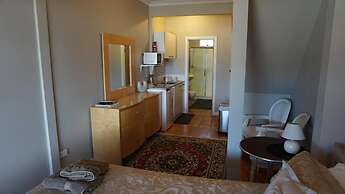 Nana Glad's Beach Front Accommodation