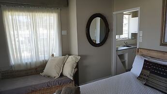 Nana Glad's Beach Front Accommodation