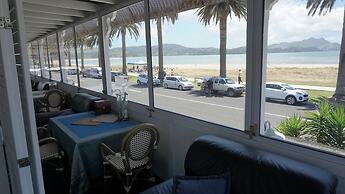 Nana Glad's Beach Front Accommodation
