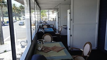 Nana Glad's Beach Front Accommodation