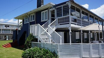 Nana Glad's Beach Front Accommodation