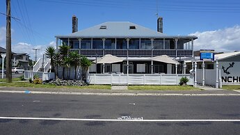 Nana Glad's Beach Front Accommodation