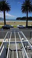 Nana Glad's Beach Front Accommodation