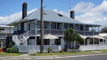 Nana Glad's Beach Front Accommodation