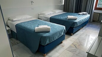 M9 REST HOUSE VENICE