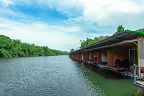 The Hub Erawan Resort