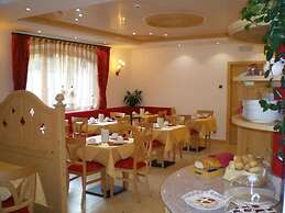 Hotel Garnì Arnica